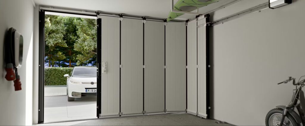 Do boku posuvné sekcionálne garážové brány